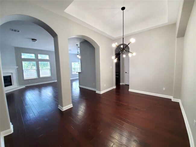 Building Photo - 603 Spanish Mustang Dr