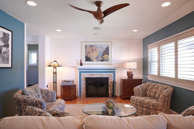Sala de estar - 5936 3rd St N