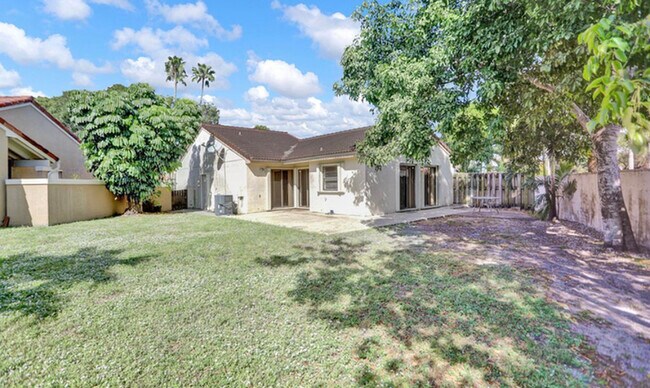 Building Photo - 17751 NW 63rd Ct