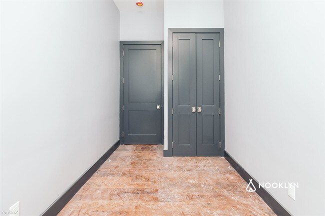 Building Photo - 2 br, 1 bath Apartment - 269 Meserole St 1F