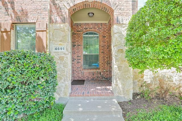 Building Photo - 4691 Edith St