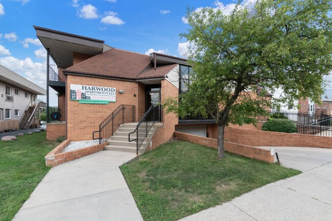 Foto del edificio - 7900 Harwood Ave