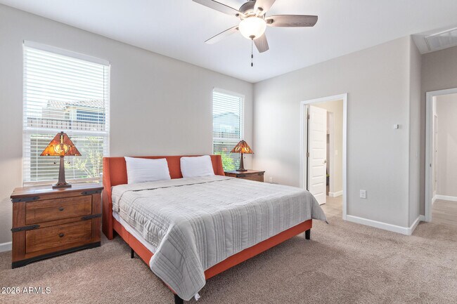 Foto del edificio - 8835 S 166th Ave