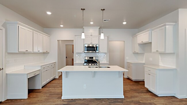 Foto del edificio - Like New 4 Bedroom 2 Bathroom Home in Arcadia