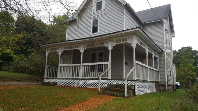 Building Photo - 114 Hedges St