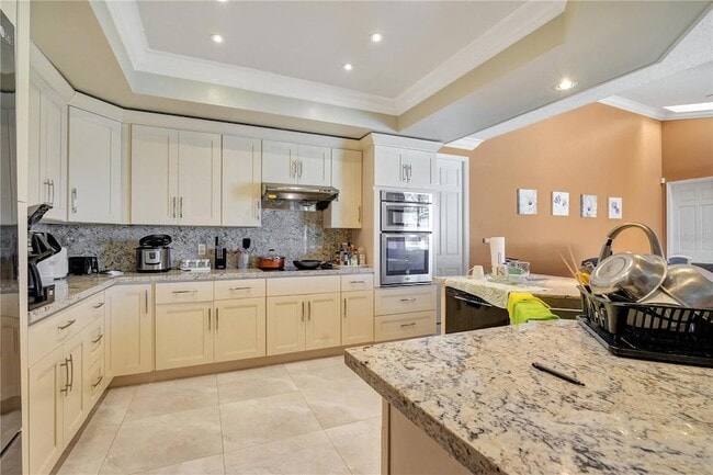 Foto del edificio - 6719 Fairway Cove Dr