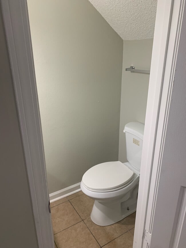 Building Photo - 8746 Elvin Dr