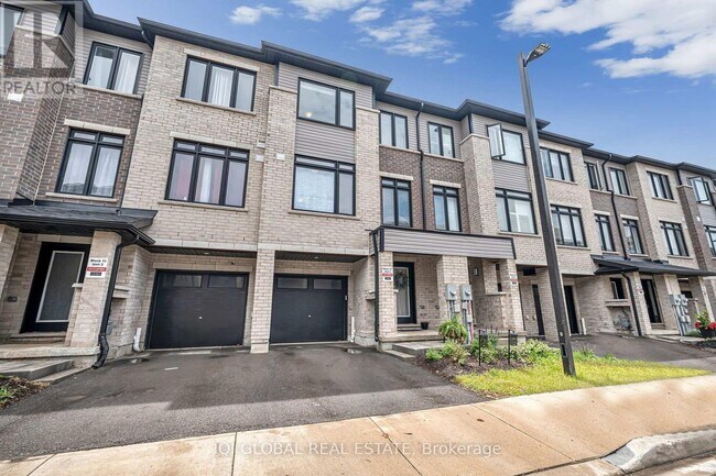 Building Photo - 585 Colborne St