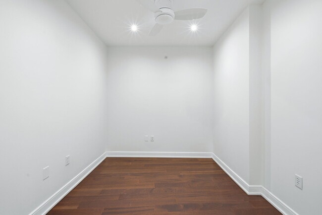 Foto del edificio - 1111 19th St N