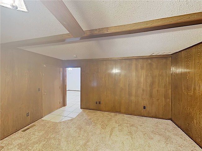 Building Photo - 1332 NE 20th Pl