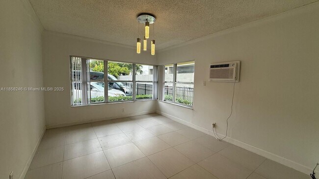 Foto del edificio - 9241 Collins Ave