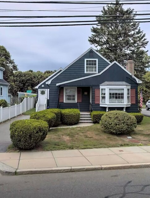 Foto principal - 1829 River St