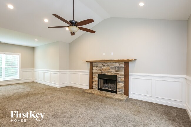 Foto del edificio - 1145 Bridge Crest Ct