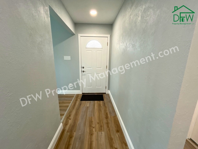 Building Photo - Charming 3-Bedroom Family Home for Lease -...