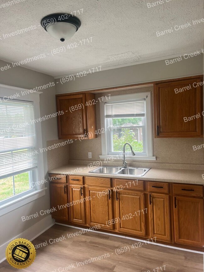 Foto del edificio - 3-bed 1-Bath House + Unfinished Basement