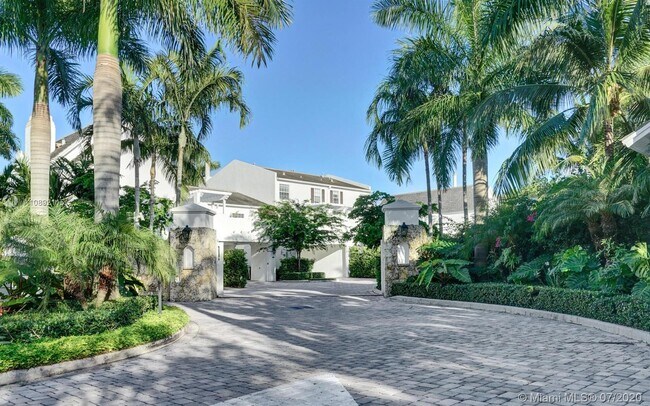Building Photo - 7713 SW 54th Ct