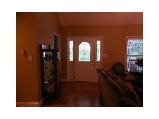 Building Photo - 125 Hawkins Farm Ln