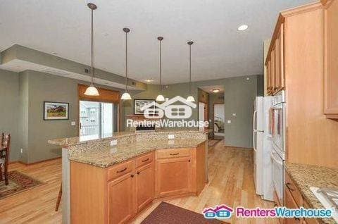 Building Photo - 9630 Independence Cir
