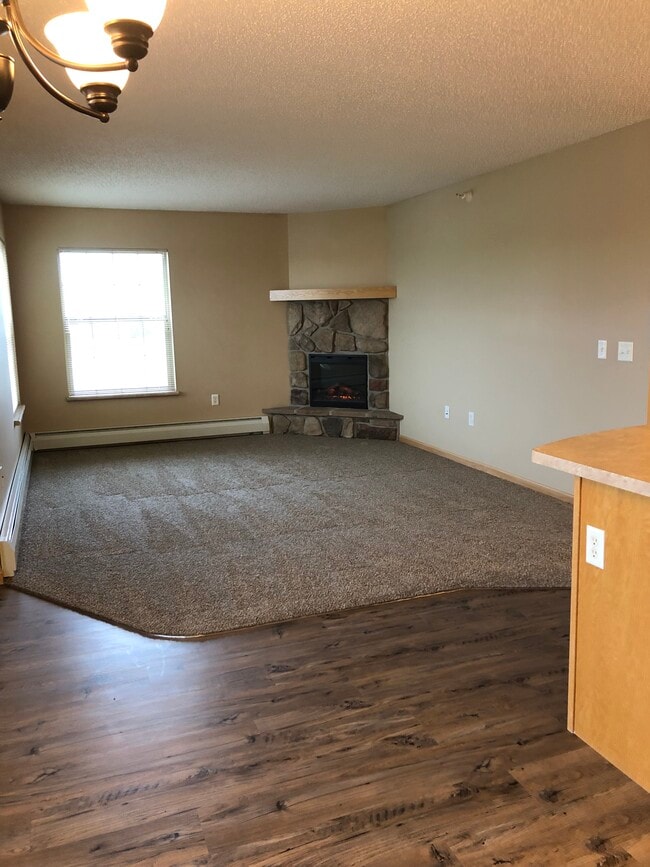6280-6200 2B 2B 1050 sq ft - Kensington
