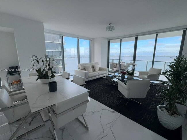 Foto del edificio - 788 NE 23rd St