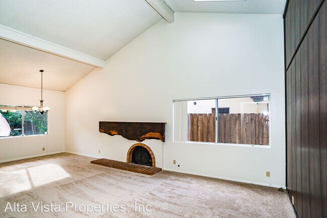 Building Photo - 4 br, 2 bath House - 5404 Coral Reef Ave.
