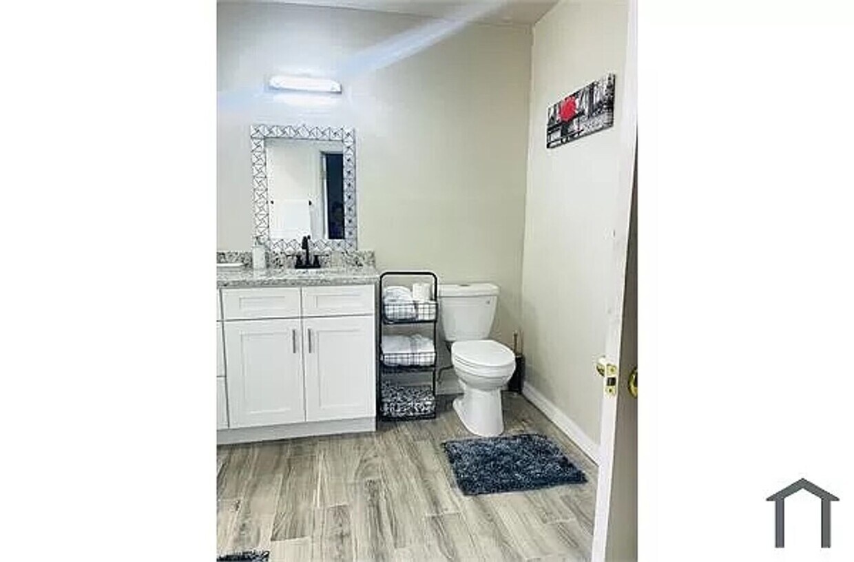 Building Photo - Discover Your Dream Home: 122 4th Jpv Stre...