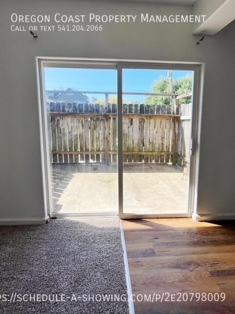 Foto principal - 220 NW Spruce St