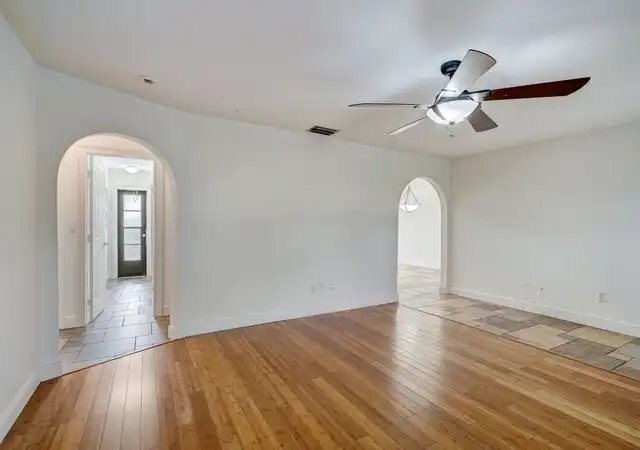 Foto del edificio - 1029 SE 18th Pl