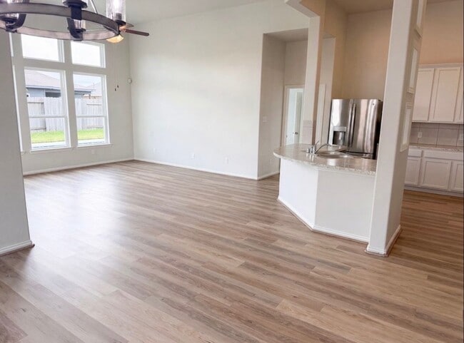 Building Photo - 7827 Amber Ct
