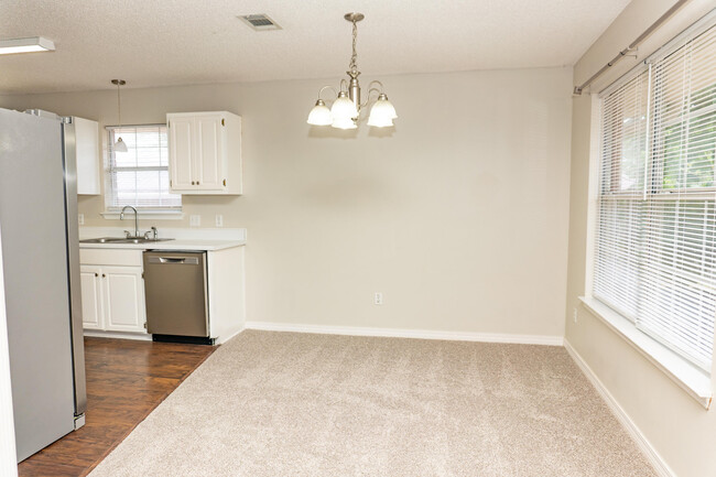 Building Photo - 5136 Whitehurst Ln