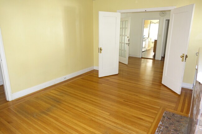 Foto del edificio - 2573 Virginia St