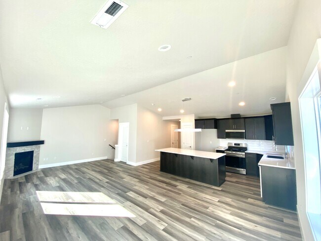 Great Room - 604 NW 9th Ave