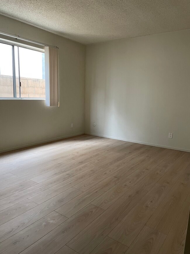 Foto del edificio - 15001 Condon Ave