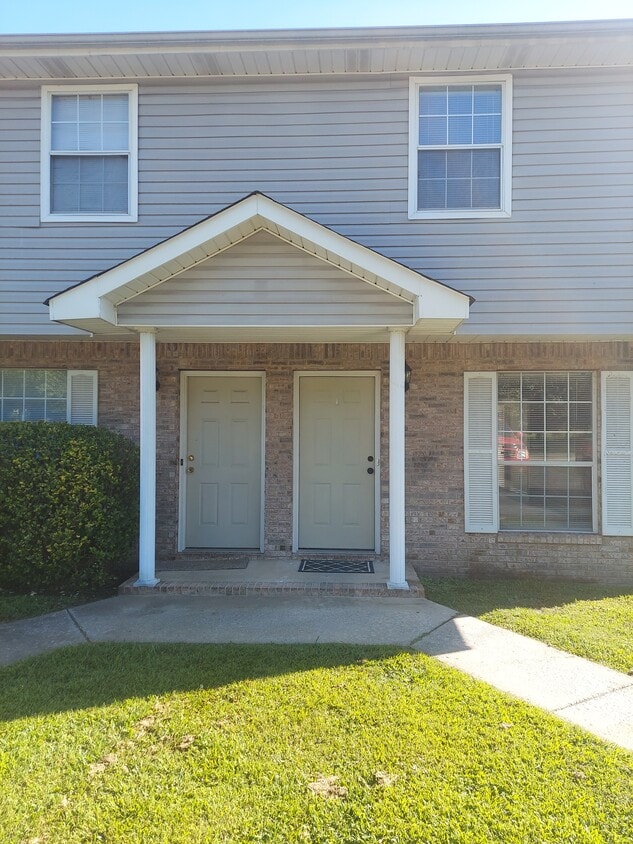 Front Entrance - 133 Shearer St
