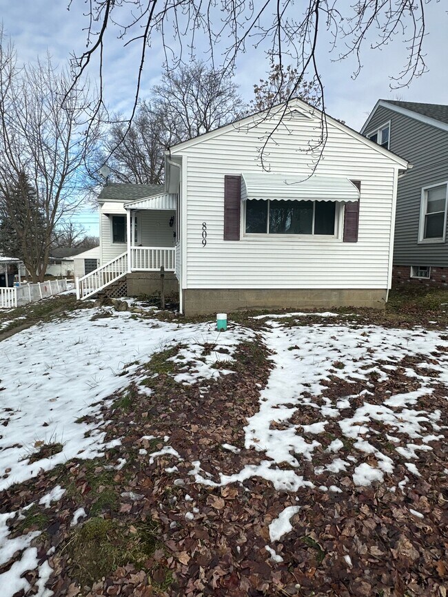 Building Photo - 809 Lakewood Blvd