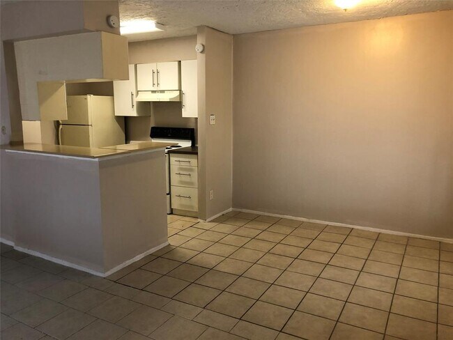 Foto del edificio - 10100 S Gessner Rd