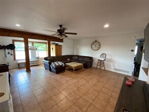 Building Photo - 407 Alta Vista Dr