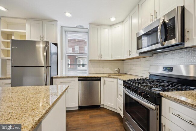 Foto del edificio - 2334 Brown St