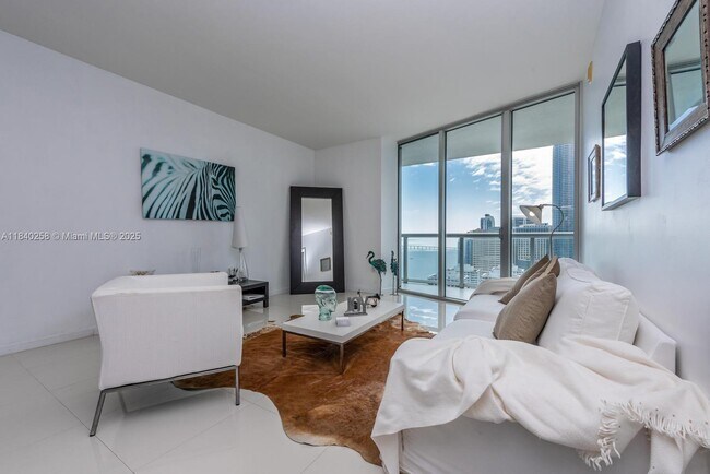 Foto del edificio - 495 Brickell Ave