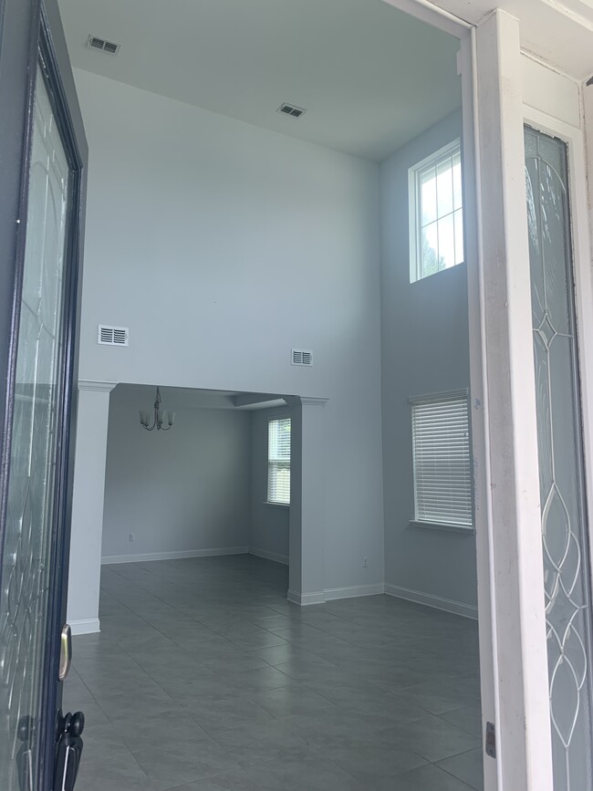 Building Photo - 12436 Jovana Rd