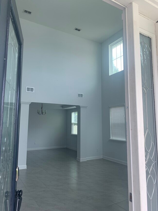 Foto del edificio - 12436 Jovana Rd