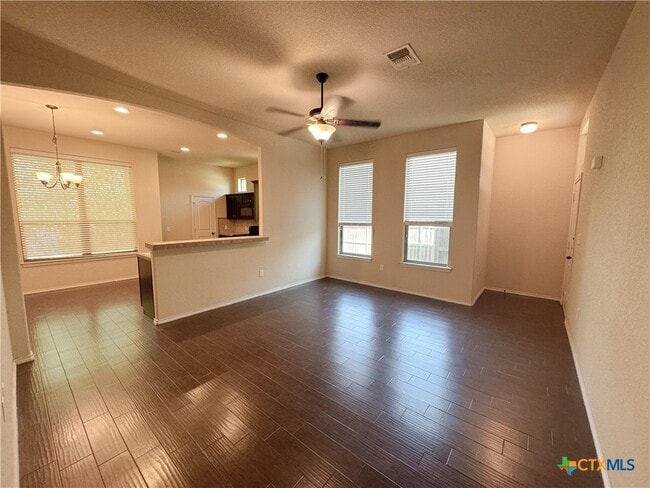 Building Photo - 602 Creekside Cir