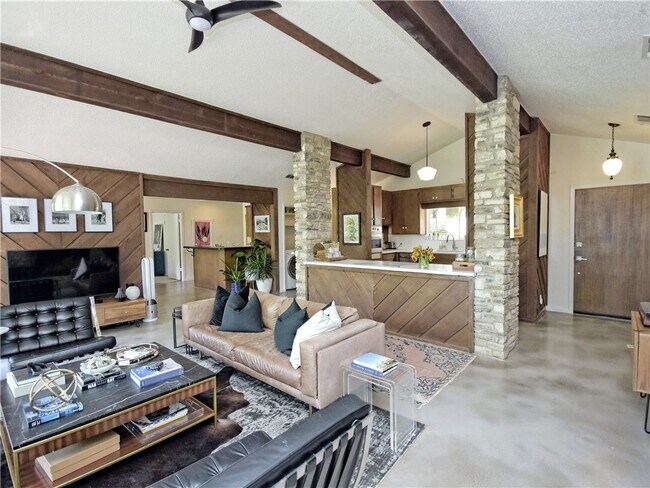 Building Photo - 601 Buckeye Trail