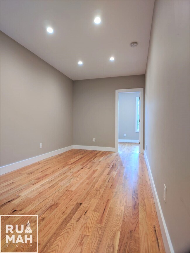 Foto del edificio - 7230 67th St