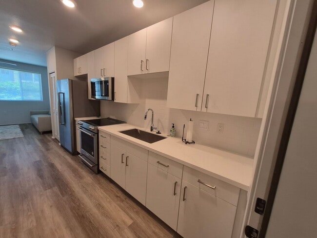 Foto del edificio - Newly Built Condo Studio, 1ba, 1pkg 354sqft. for $2300