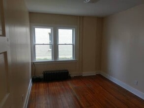 Building Photo - 94 Liberty St