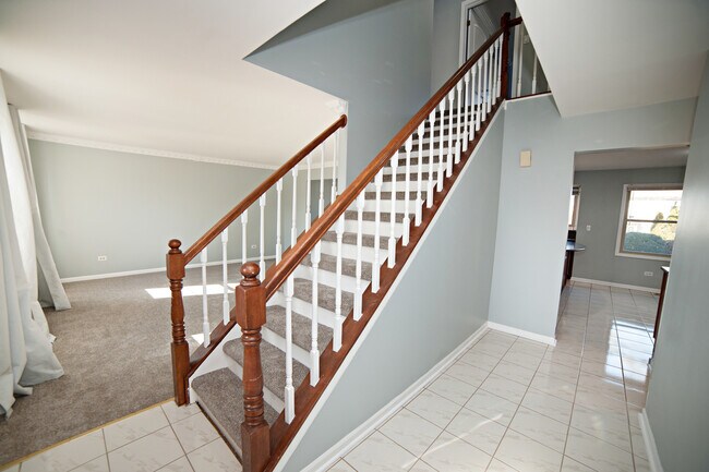Foto del edificio - 718 Stratford Ln