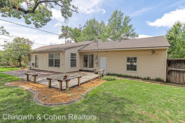 Building Photo - 3 br, 2 bath House - 3517 S Utica Ave