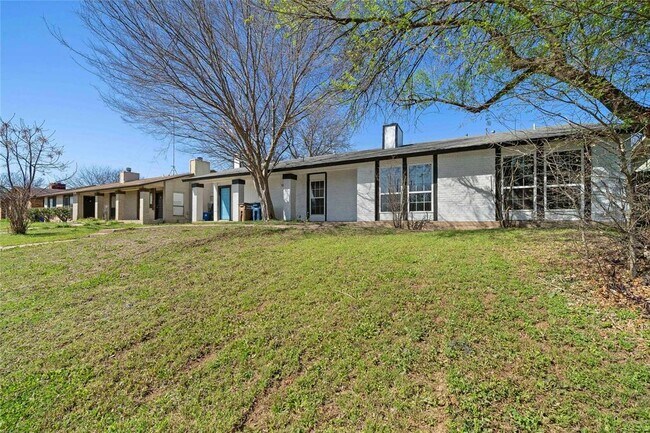 Foto del edificio - 4900 E Stassney Ln