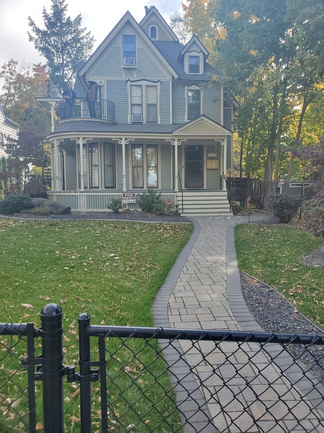 Front of building - 1207 W 7th Ave